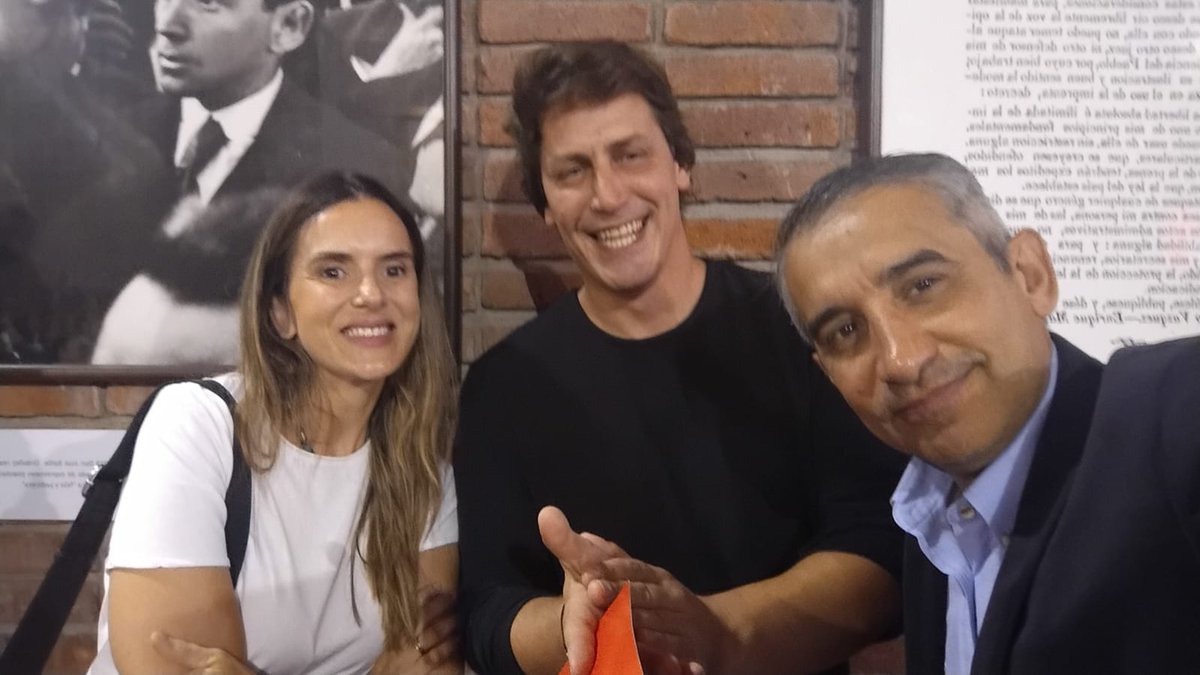 MarceloCaporale's tweet photo. Ojalá tengamos + convenciones como la de ayer, hay situaciones que corregir de cara al 29, no se puede seguir con rumbo errático, barco a la deriva. La libertad de expresión no es negociable.
"la historia de las asambleas es la historia de la libertad" 
Viva el @PartidoColorado https://t.co/fMIghqojPM