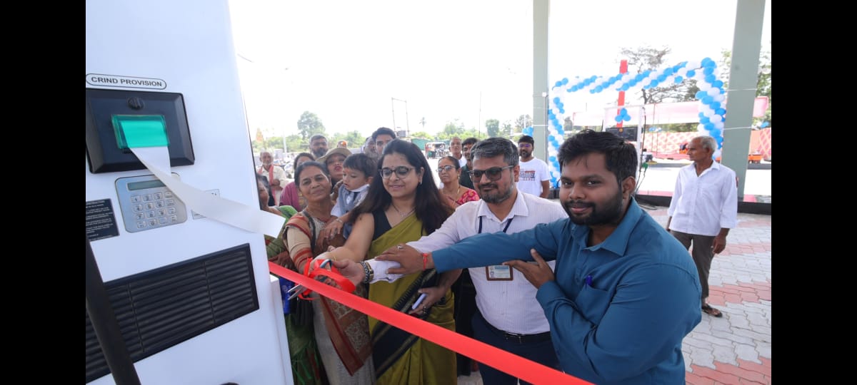 HPCL_Baroda's tweet photo. EXPANDING OUR PRESENCE!
We're thrilled to announce the commissioning of Jiyaan Petroleum in Anand District in presence of CRM - Baroda RO.
The outlet is designed to cater to growing market demands, providing top-notch fuels and services.

 @HPCL @hpcl_retail @SupriyaDixit13 https://t.co/H6UWN117ge