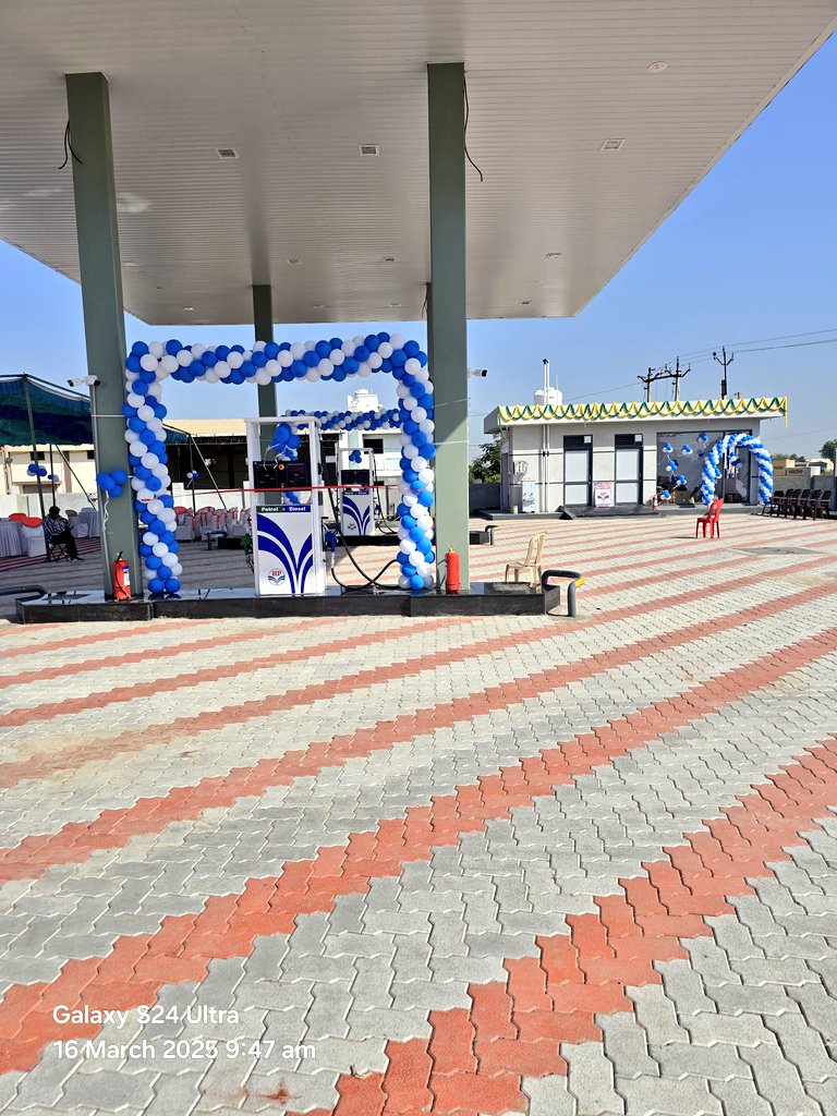 Mera HP Pump Vadodara (@hpcl_baroda) on Twitter photo EXPANDING OUR PRESENCE!
We're thrilled to announce the commissioning of Jiyaan Petroleum in Anand District in presence of CRM - Baroda RO.
The outlet is designed to cater to growing market demands, providing top-notch fuels and services.
<a href="/HPCL/">Hindustan Petroleum Corporation Limited</a> <a href="/hpcl_retail/">Mera HP Pump</a> <a href="/SupriyaDixit13/">Supriya Dixit</a> EXPANDING OUR PRESENCE!
We're thrilled to announce the commissioning of Jiyaan Petroleum in Anand District in presence of CRM - Baroda RO.
The outlet is designed to cater to growing market demands, providing top-notch fuels and services.
<a href="/HPCL/">Hindustan Petroleum Corporation Limited</a> <a href="/hpcl_retail/">Mera HP Pump</a> <a href="/SupriyaDixit13/">Supriya Dixit</a>