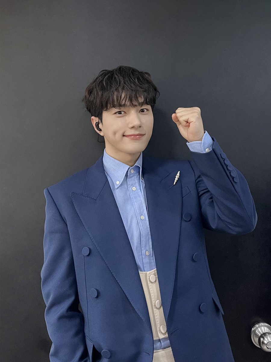 KIM MYUNGSOO(L) tweet media