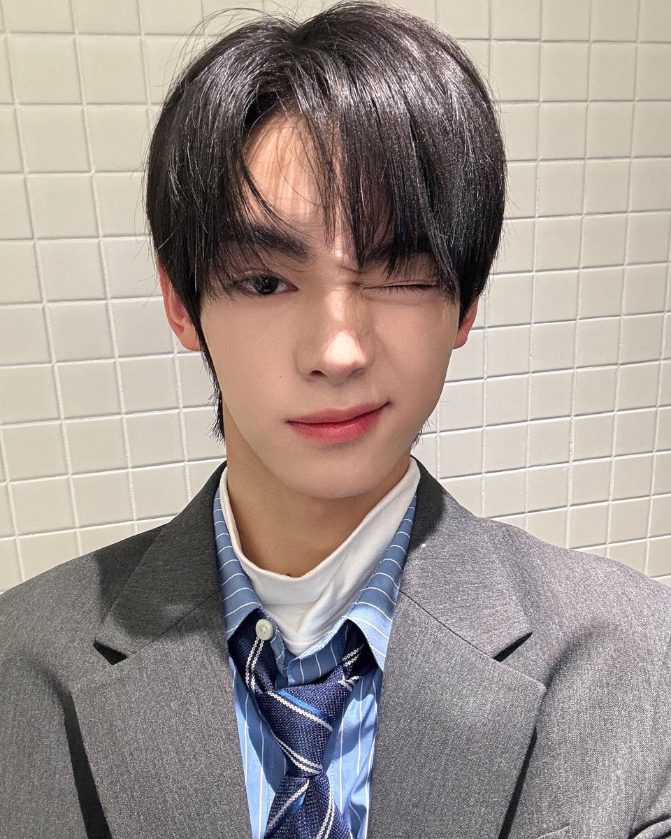 0105_hj's tweet photo. 240317 TWS IG

우리 만나자!💙💙💙

#투어스 #TWS #한진 #HANJIN #韩振 #ハンジン https://t.co/HZM28XQZdi
