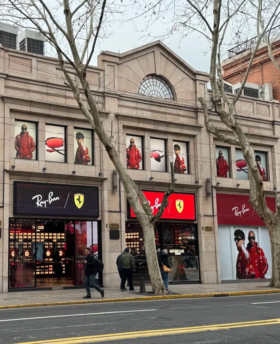 44britcedes's tweet photo. 1644 for Ray-Ban in Shanghai! ❤️ https://t.co/XWdPAcyNIc