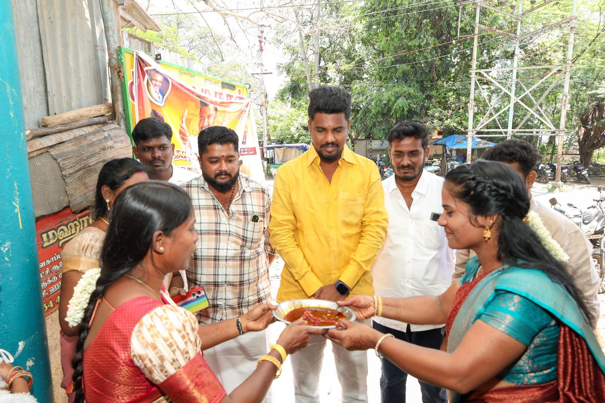 KarthikRajanSkr's tweet photo. கழகத் தலைவர் #தளபதி அவர்களின் உத்தரவின்படி #பொதுச்செயலாளர் N.ஆனந்த அவர்களின் அறிவுறுத்தலின்படி உலக மகளிர் தினத்தை முன்னிட்டு தமிழக வெற்றிக் கழகம் திண்டுக்கல் மேற்கு மாவட்டம் பழனியில் மகளிர் அணி சார்பாக மாவட்டக் கழகச் #செயலாளர் S.கார்த்திக் ராஜன் B.E., தலைமையில்
@actorvijay (1/3) https://t.co/MuRQtlCPFl