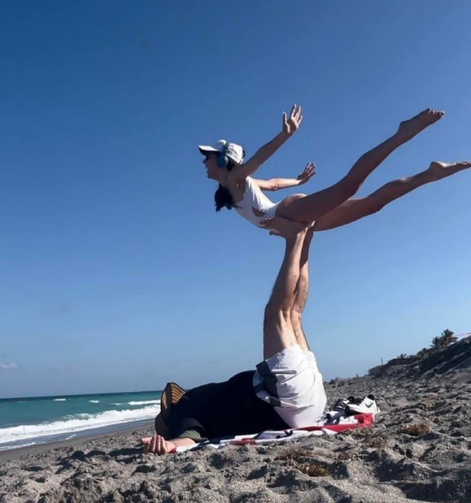 With apologies to <a href="/Super70sSports/">Super 70s Sports</a>

Isn't this heartwarming, Coach Belichick at the beach with his grand daughter...hold on, being told this is his girlfriend 😬