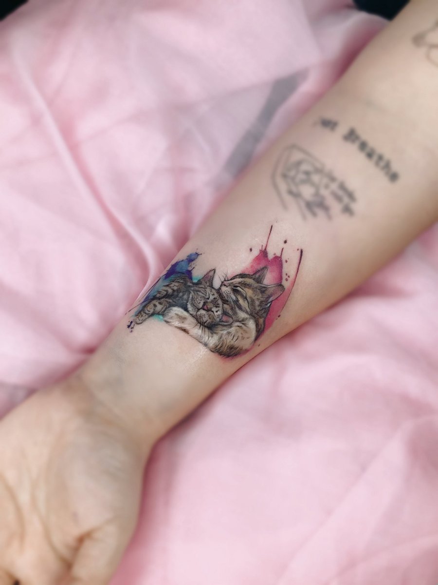 MatiasZaracho20's tweet photo. Si buscas hacerte un retrato de tus hijos peludos me podes escribir y te diseño un tattoo lindo lxs espero en flamingotattoopy o me escriben a mi número 0991913586 🩷😈 https://t.co/TirHBrY94w