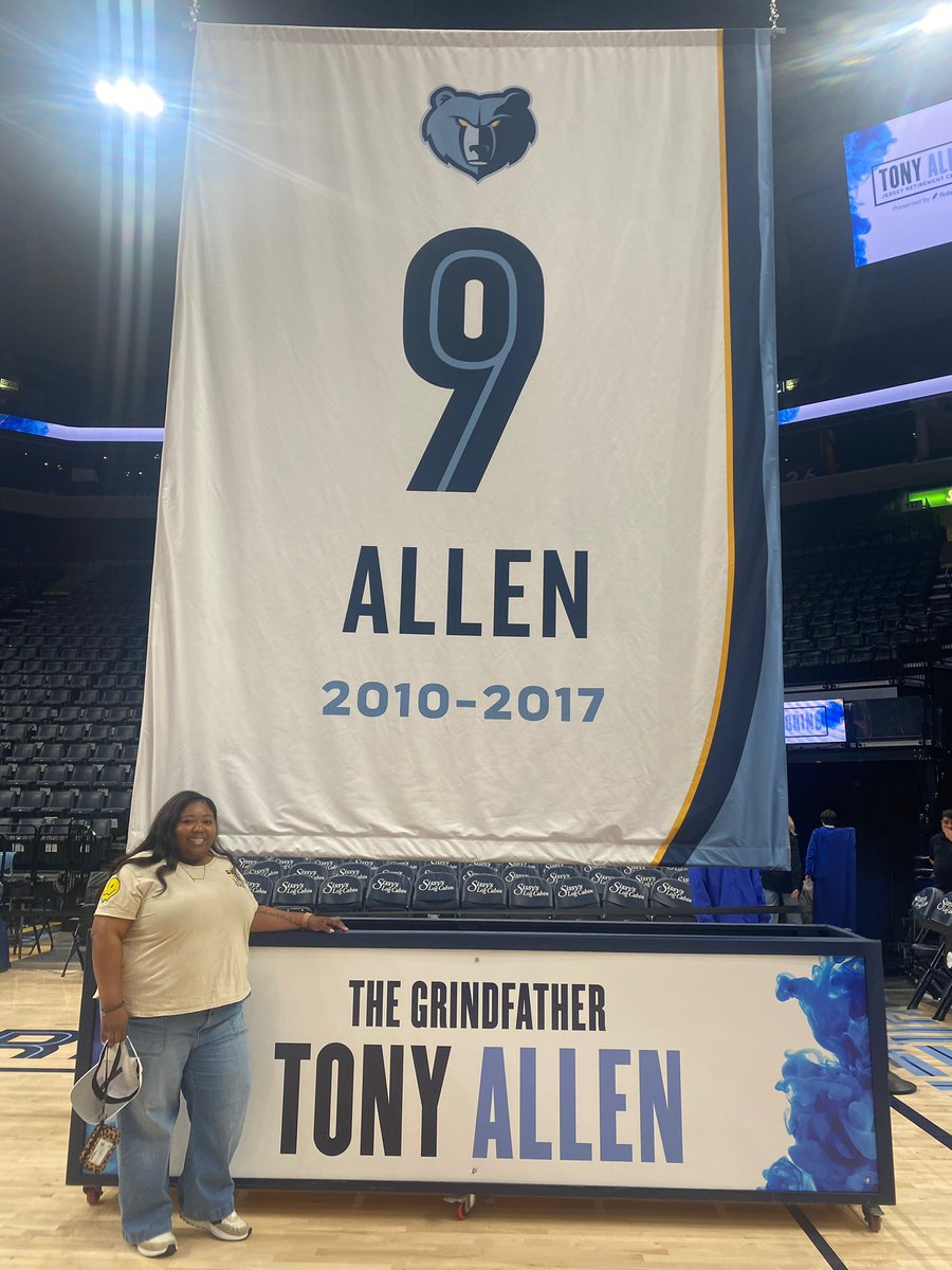 JustToiaya's tweet photo. @aa000G9’s jersey retirement ceremony was one for the books!

Well deserved recognition for the Grindfather. https://t.co/xDIbXgpTAe