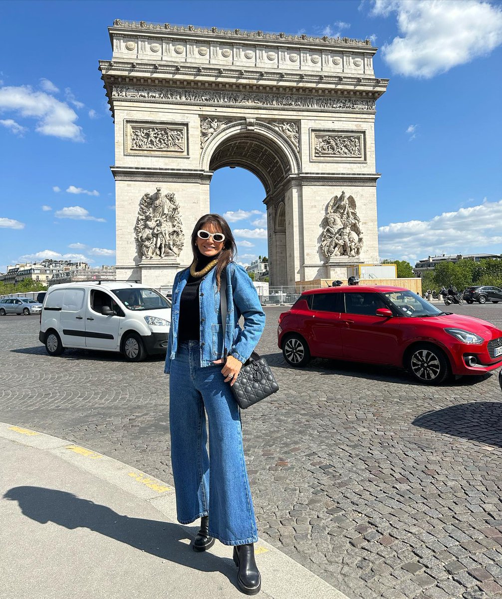 Nancy_07R's tweet image. Paris... always beautiful and amazing! Always energetic, charming and provocative! 💙 💙 ❤️
What a delicious afternoon to enjoy the streets of Paris! The spring weather is so nice... Starting from the Arc de Triomphe and going down to the Avenue des Champions Elysees...！