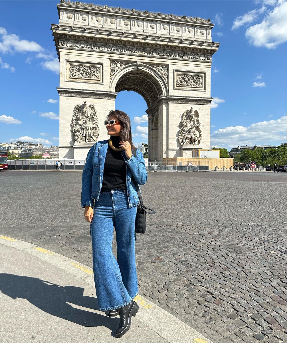 Nancy_07R's tweet image. Paris... always beautiful and amazing! Always energetic, charming and provocative! 💙 💙 ❤️
What a delicious afternoon to enjoy the streets of Paris! The spring weather is so nice... Starting from the Arc de Triomphe and going down to the Avenue des Champions Elysees...！