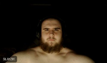 joyeux anniversaire <a href="/kaskasFtn/">Kaskas</a> si tu veux ton cadeau viens dans le lit 🤤🤤🤤