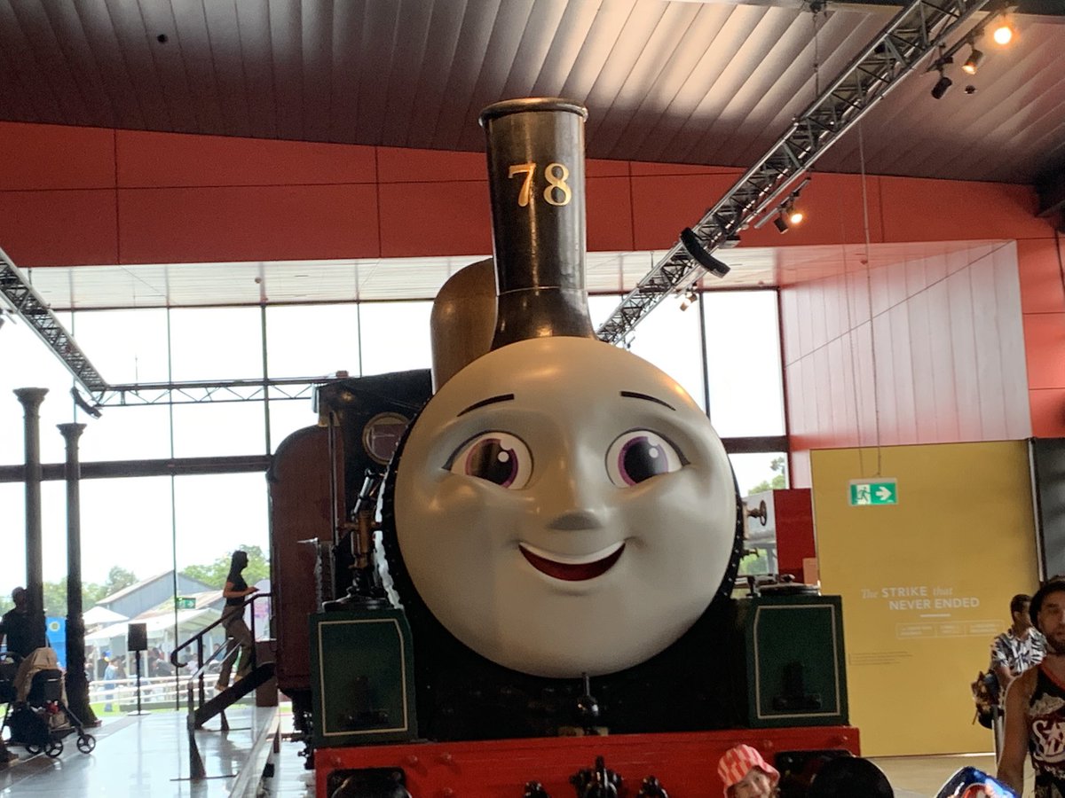 Dummy Thomas! tweet media