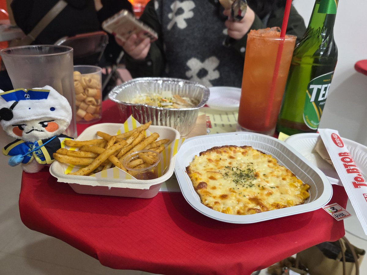 친구랑 같이 갔었던 멜로디입니당! 오늘 너무 재밌게 잘 즐겨서 빠르게 계정파서 후기남겨요! 너무 행복한 하루였습미당 가방도 뽑고 디피상품도 받으며 더할나이 없이 정말 행복한 하루를 보냈어요~~ 
#우리들의_13주년_비투비_덕분이야
#내일도_모레도_비투비를_부를래
#비투비와_함께한_추억에_취해