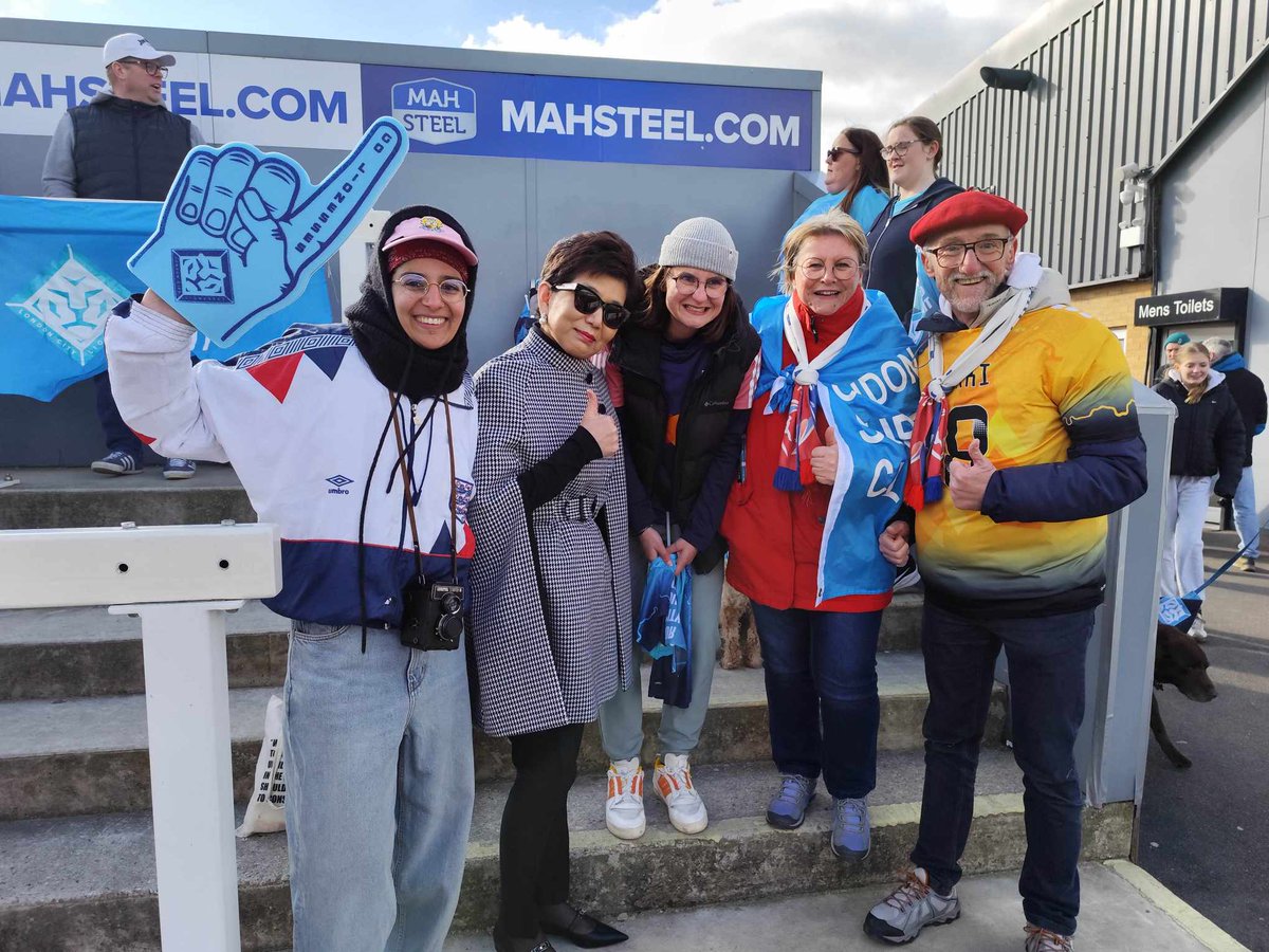 𝙁𝙖𝙢𝙞𝙡𝙮 🤝
 <a href="/LC_Lionesses/">London City Lionesses</a> <a href="/OLfeminin/">meg</a> 
<a href="/LCL_supporters/">LCL Supporters’ Club</a> <a href="/OLAngElles/">OL Ang'Elles</a>