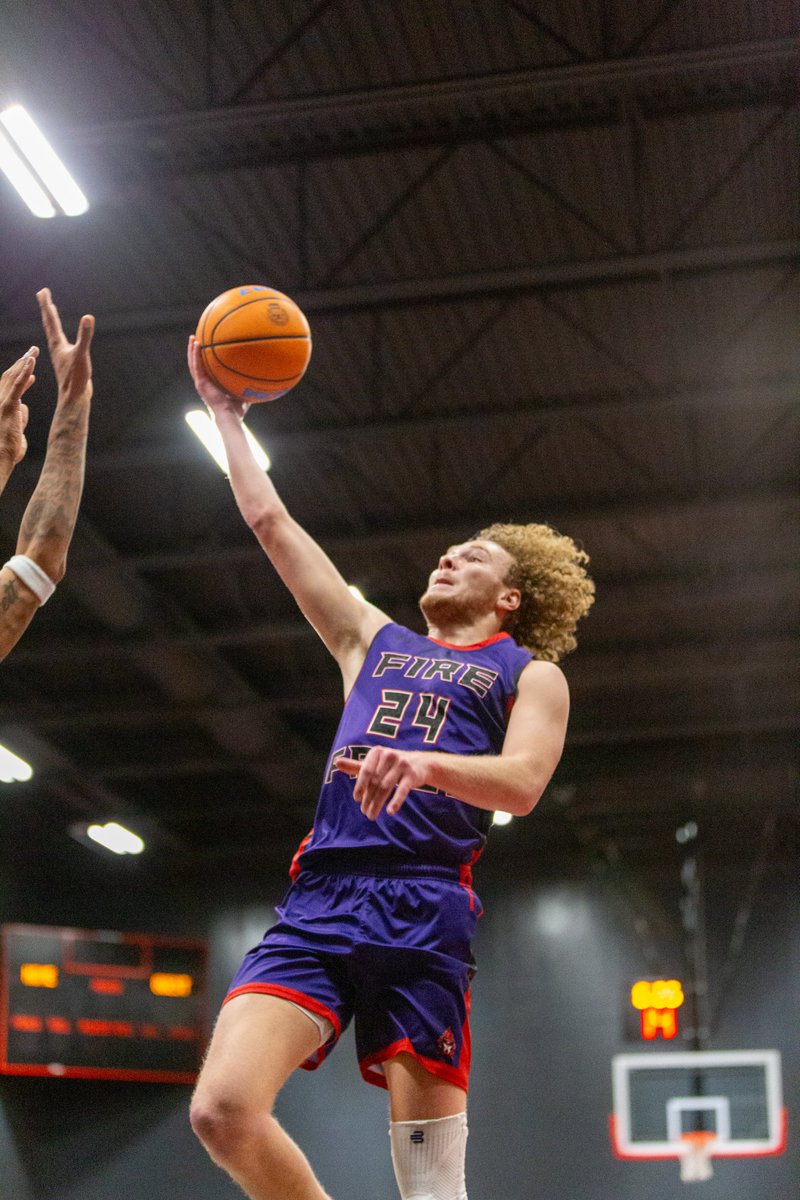 Rodger Bohn (@rodgerbohn) on Twitter photo 6'5 '25 Shelton Henton was most electric shooter at EIBC.Washington native was great on move either way,knew how to draw contact,&had endless range.44% 3PT is evidence of why he was with Diamond Doves in OTE.
More on <a href="/Ballislife/">Ballislife.com</a> 👇
ballislife.com/hs-eibc-finals…
📸 <a href="/markdustphoto/">markdustphoto</a> 6'5 '25 Shelton Henton was most electric shooter at EIBC.Washington native was great on move either way,knew how to draw contact,&had endless range.44% 3PT is evidence of why he was with Diamond Doves in OTE.
More on <a href="/Ballislife/">Ballislife.com</a> 👇
ballislife.com/hs-eibc-finals…
📸 <a href="/markdustphoto/">markdustphoto</a>