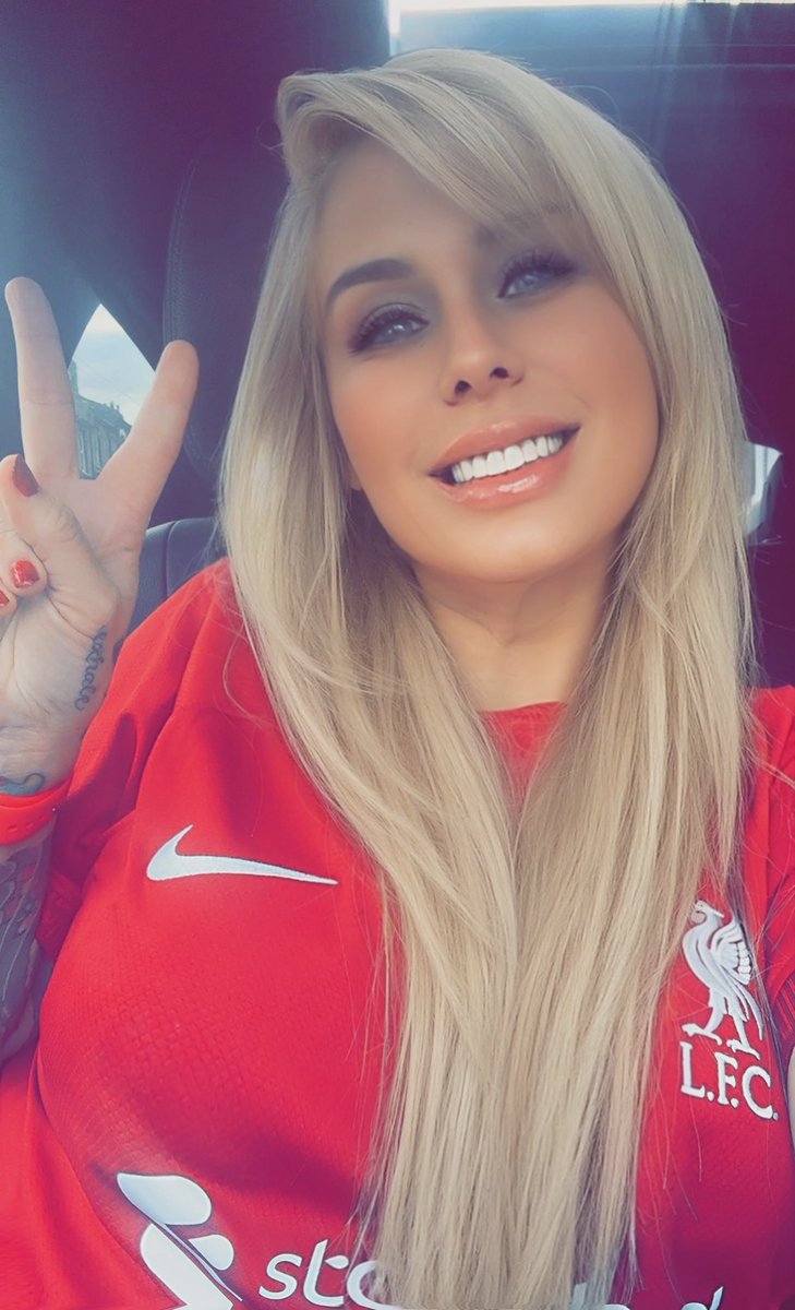 Inkedandunique's tweet photo. ITโS MATCHDAY #REDS โผ๏ธ
Itโs a #carabaocupfinal kinda dayโผ๏ธ
I canโt lie, Iโm nervous as hell! Iโm hoping for a clean sheet win for #mycaptain ๐ซก 2-0 โค๏ธ
Please bring the win home โ๐ผโค๏ธ
#LiverpoolFC #Anfieldsouth #UTMR
