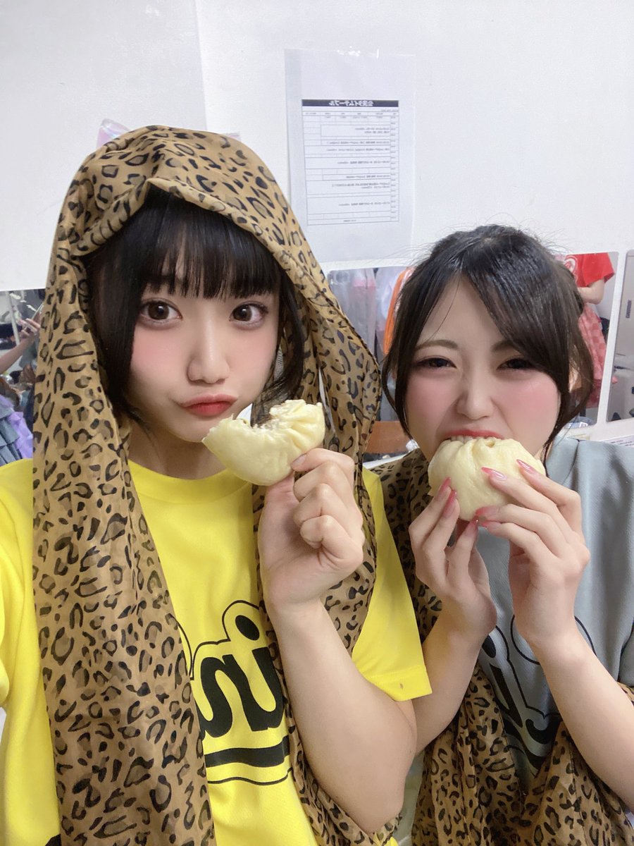 kuroda_rei_1112's tweet photo. おつかれい🐆

LinQ新体制お披露目ツアーin大阪
ありがとうございました！！！
最高なライブだったよおおおお
QtyでもLinQでもユニットしましたよっ
次は名古屋ですねぇたのしみ♡♡

 #LinQ https://t.co/VA1yRYAbGn