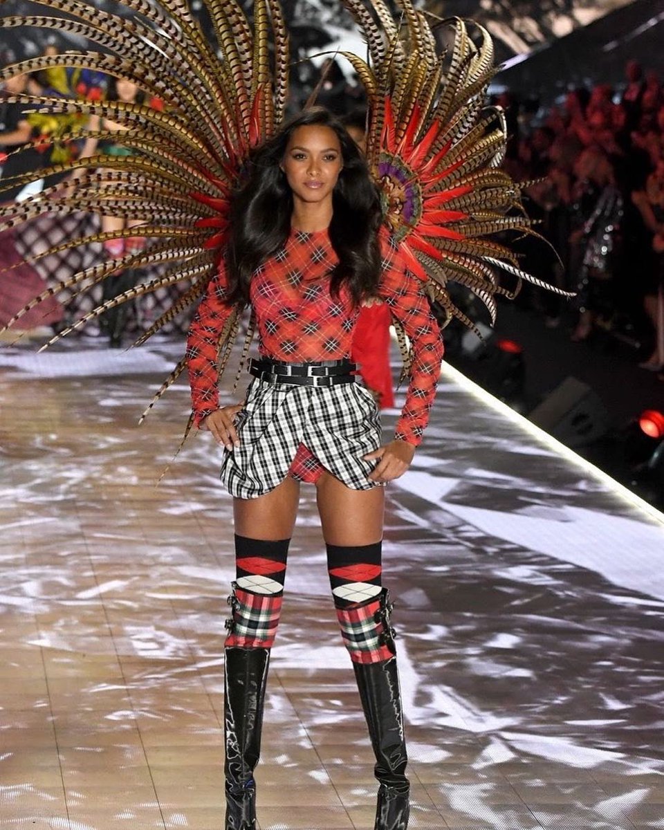 ami_vslover's tweet photo. #LaisRibeiro ♥ @Lalaribeiro16 #Lais #VictoriasSecret #VSFashionShow #VSFS #lingerie #fantasybra #beautiful #angel #fabulous #gorgeous #goddess #love #amazing #flawless #perfect #model #queen #awesome #nice #lovely #vs #wonderful #stunning #hot #cute #pretty #cool #favorite #muse https://t.co/yLzZvt6GHh
