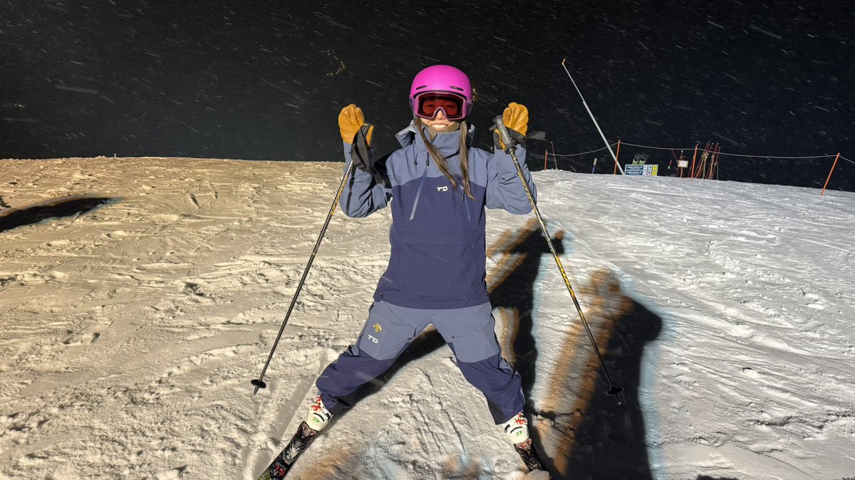 EsfShinta's tweet photo. 【膝に手を当てて、低いポジションで滑りきる方法】#スキー #skigear #ski https://t.co/oGkM94sirA @YouTubeより
花子って美人ですか？ https://t.co/DWgiwoZwEu
