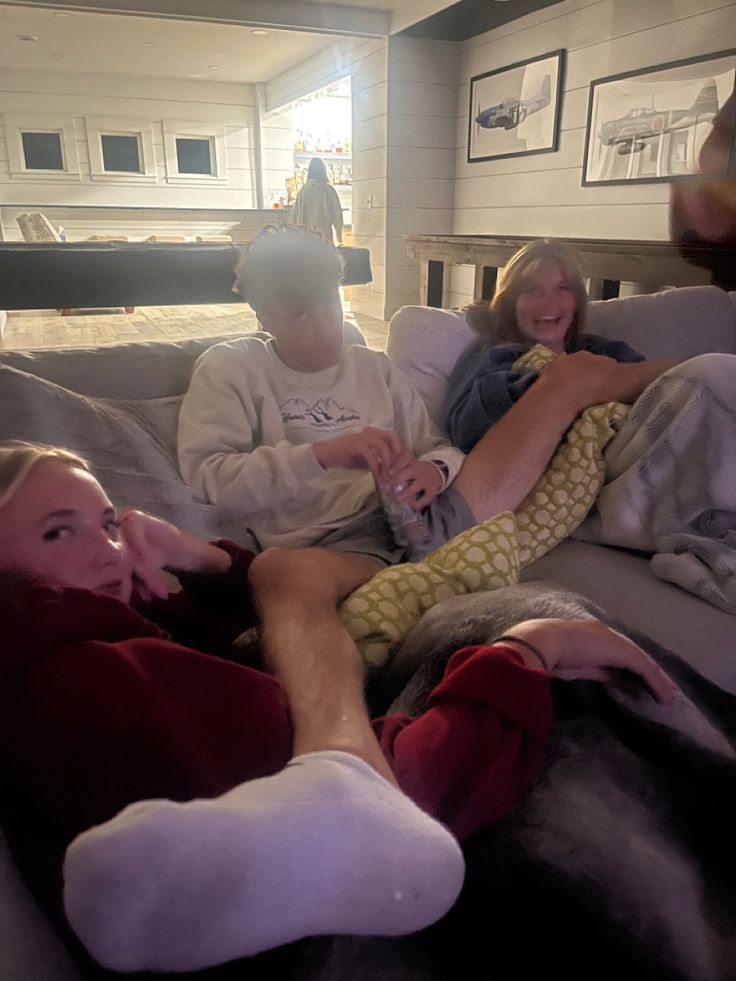 Red Archivist tweet media