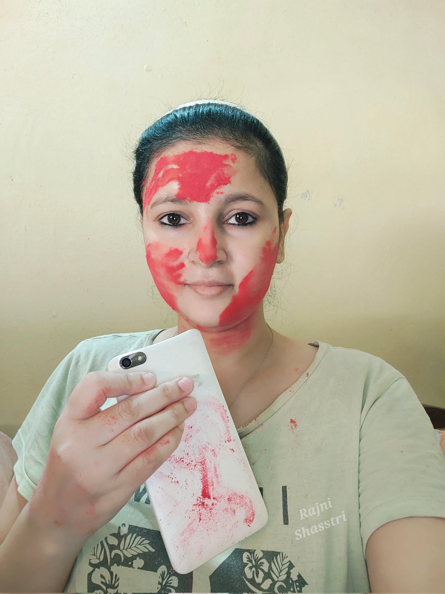 secret_rajni's tweet photo. @OLX_India Yes, My phone played Holi with me! We sang, danced &amp; got splattered together! Now, its colorful splatters are a badge of honor, reminding me of our unforgettable Holi bash!#HoliContest
#PostHoli #OLX #OLXPeBechDe
#BechDe #PostHoliContest
@OLX_India @vasup143 @k50devi @rkonline02 https://t.co/mTEK0dpQnJ