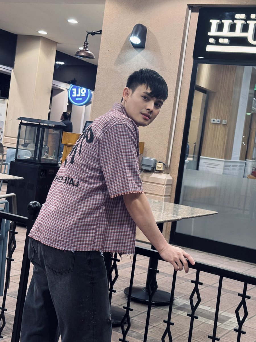 Melasurej tweet media