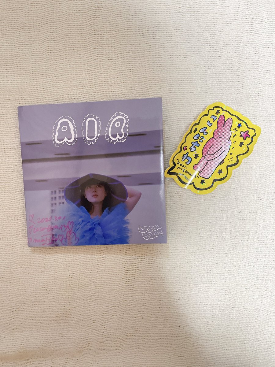 mint_819's tweet photo. 花ポのライブに行くと全部のアーティストさんのファンになってしまう。すごいレーベル。🌼
ずっとひっそり見ていた宇佐蔵べにちゃんにもサインいただいてしまったのでした🧚‍♀️（ミーハー）
ｷﾝﾁｮｼﾀｰ! https://t.co/BO6AVUp8ut