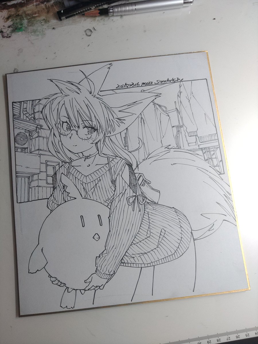 ツンツン先生の屋上洗濯物
#線画 #色紙 #モノクロ #狐娘 