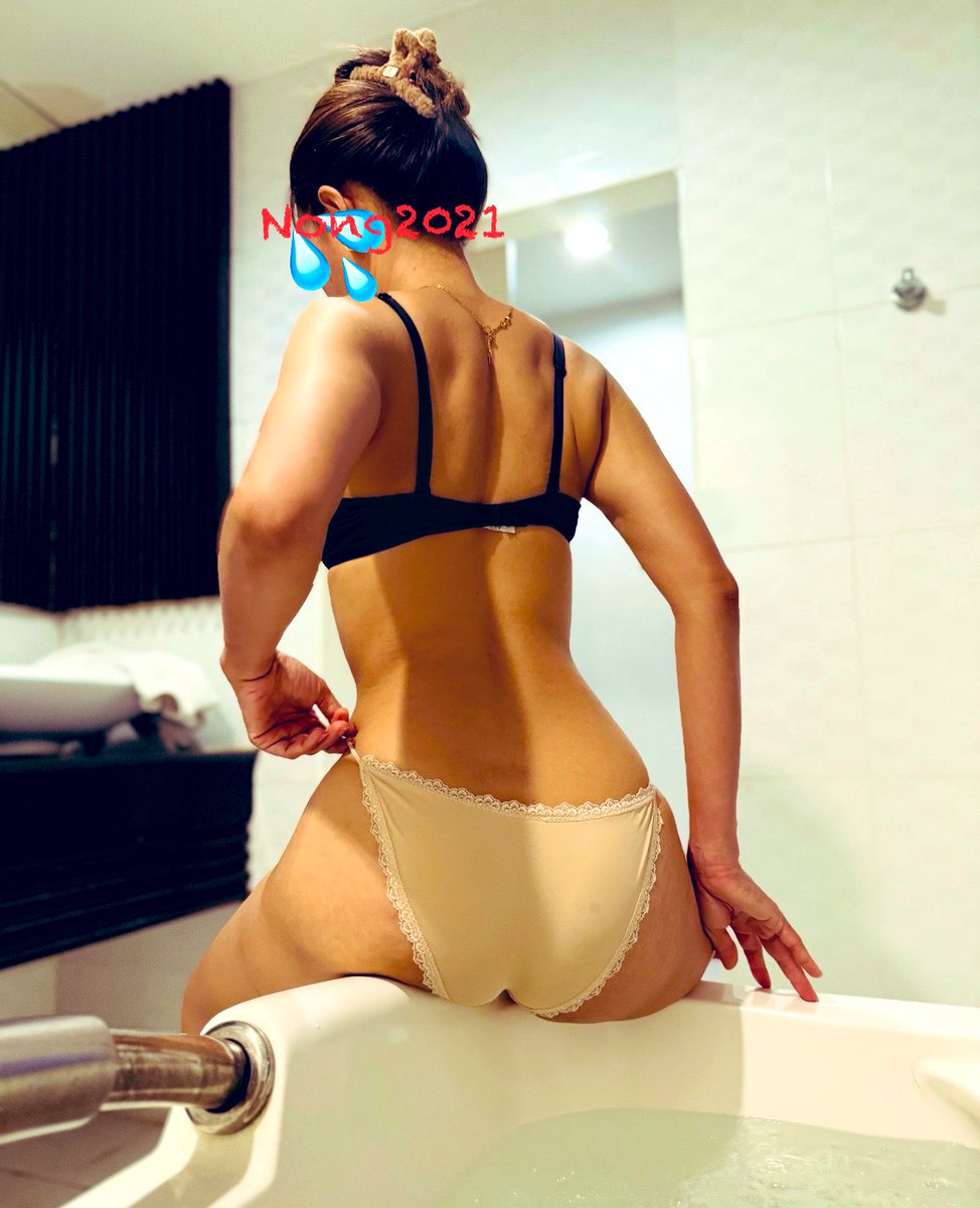 ลงอ่างก่อน
คนนวดรอนิสนะคะ💦💦💦