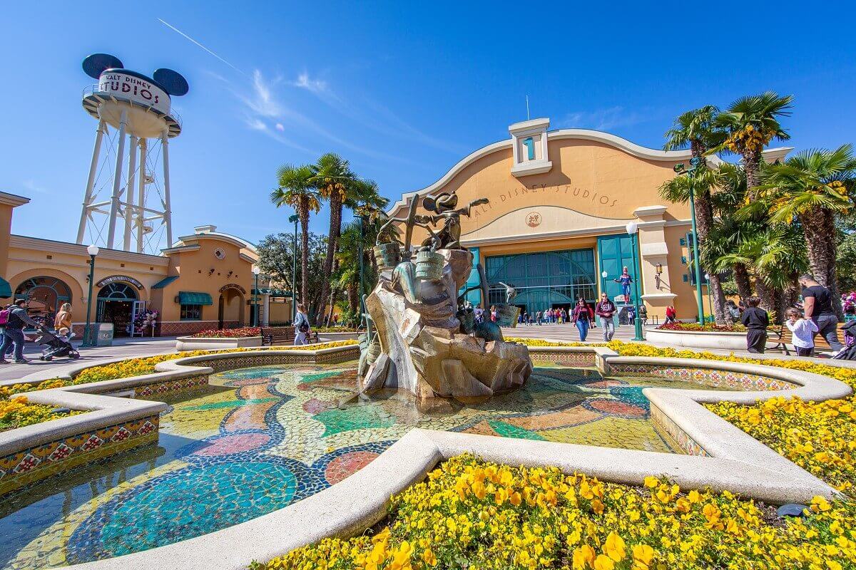 MagicOnTheWeb's tweet image. Vandaag is het de 23ste verjaardag van het Walt Disney Studios Park! 🎈🎂 Op 16 maart 2002 opende het zijn deuren voor het publiek. Momenteel ondergaat het park een grote transformatie en uitbreiding op oppervlakte. Volgend jaar zal het park Disney&apos;s Adventure World heten.