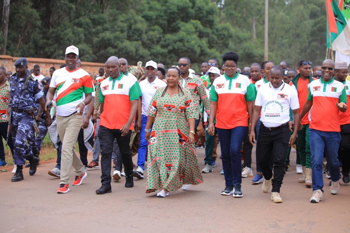 nkurunzizaherm2's tweet image. Démonstration de force en commune Muyinga. #CnddFdd2025 🔥