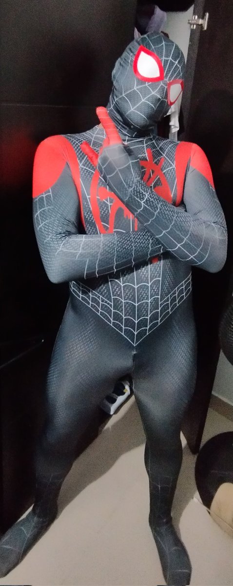 Daniel_Maxton's tweet photo. ¿Cómo resulté arrodillado chupando verga, poniendo culo y hasta recibiendo lluvia dorada en un traje Spandex de Spiderman? Este año está curioso....

#gaysex #gayspiderman #blowjob #gayblowjob #spandex #gaybottom #gaycock #cum https://t.co/uKK1S0pIBk