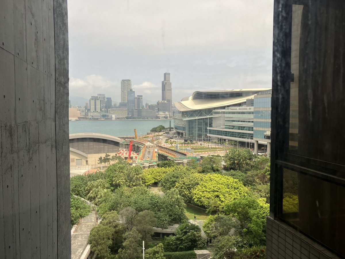 香港APLF 3日間お疲れさまでした。
多くの方にブースに来ていただきました。
弊社はアワードは今年も残念でしたが日本からは4社がノミネートされ、ロビココさんが受賞されました🏆おめでとうございます㊗️