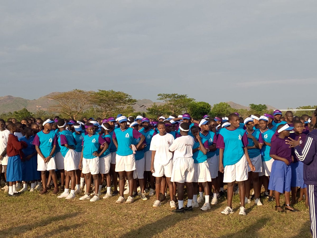 Saphinabiira's tweet photo. It was an honor to officiate #Mathrun as the Chief Guest @TororoGirls yesterday, organized by @AWoMUganda in partnership with @BusitemaUni. Together with the Chief runner @ERA_CEO1 and @AWoMUganda are shaping the future of women in STEM and empowering gils to excel.
#WomenInSTEM https://t.co/BQnTwaUtkl