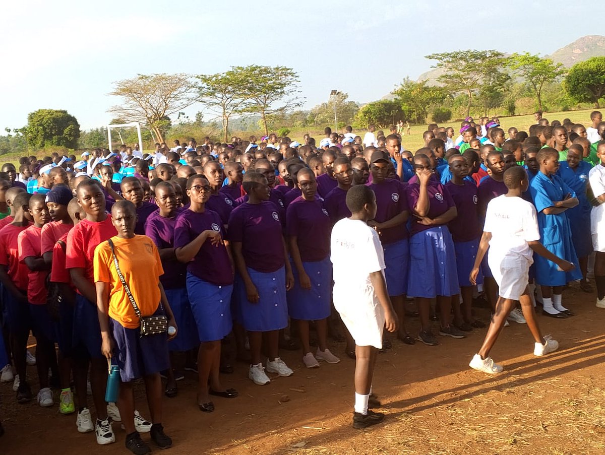 Saphinabiira's tweet photo. It was an honor to officiate #Mathrun as the Chief Guest @TororoGirls yesterday, organized by @AWoMUganda in partnership with @BusitemaUni. Together with the Chief runner @ERA_CEO1 and @AWoMUganda are shaping the future of women in STEM and empowering gils to excel.
#WomenInSTEM https://t.co/BQnTwaUtkl