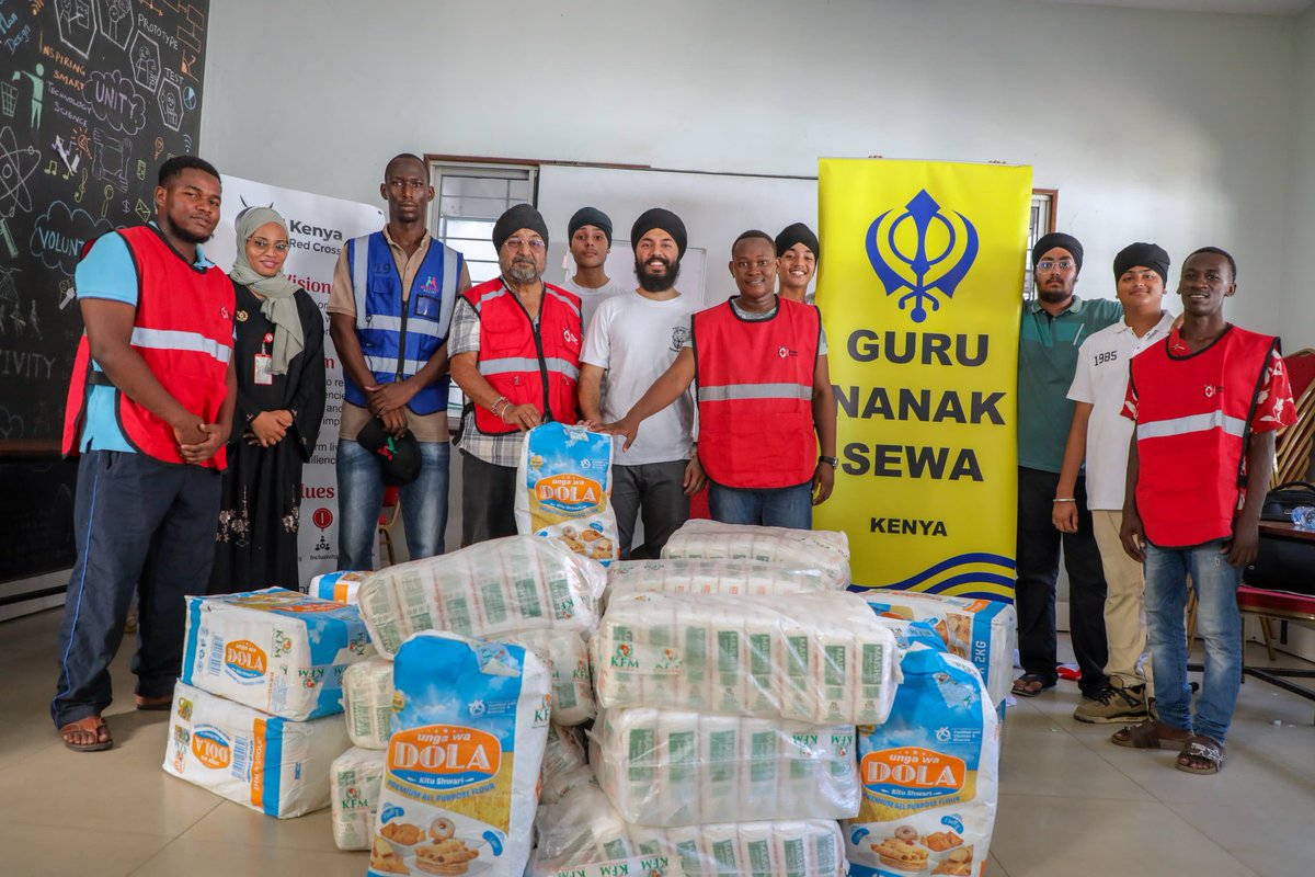 krcs_mombasa's tweet image. Celebrating 60 years of KRCS with gratitude. A heartfelt thank you to the Guru Nanak community for their generous donation towards our Ramadhan Feeding Program.Your kindness brings hope and nourishment to many. Together, we continue making a difference.
#KRCSat60
#feedingprogram