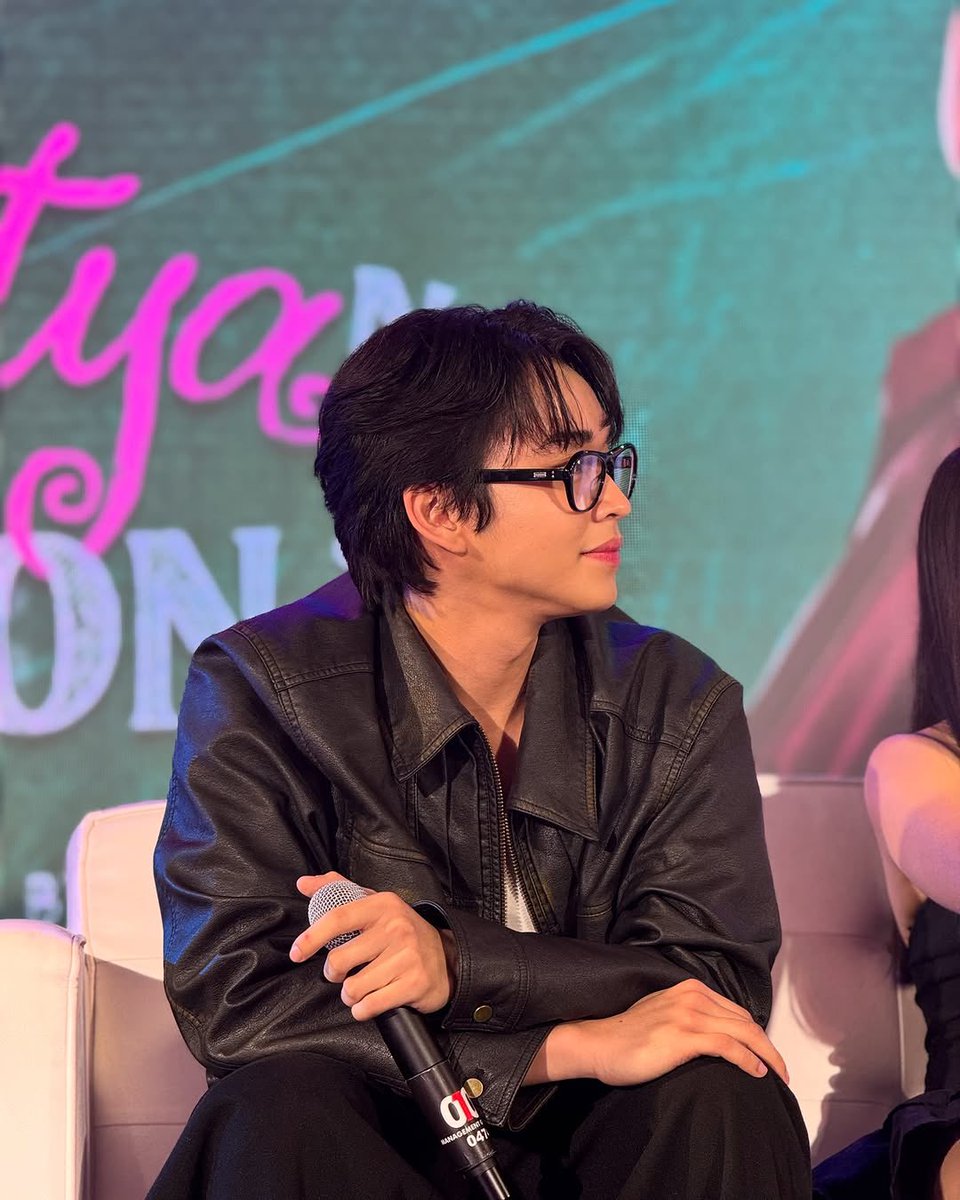 rabindaily's tweet photo. Rabin Angeles yesterday at the #PhilippineBookFestival (via vivaoneph) - March 15 https://t.co/r3I56K98mi