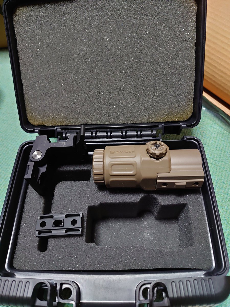 Mk18_VFC's tweet photo. EOTECH ホロサイト(実物)、マグニファイア(実物)セットで欲しい方いますか？
一応実物ですのでそれなりの金額で売ります。
使用回数は15回くらいですが問題無く使えます。
欲しい方いましたらDMください。 https://t.co/r9AEb8e3Ir