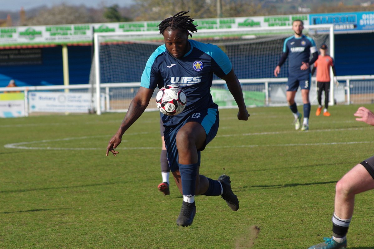 RayleighFootie's tweet image. A few photos📸 as Rayleigh Town beat Southend Manor 2-0 in a scrappy game, but a win is a win and sometimes you have to win ugly, the win moves Rayleigh up to third in the table as the race for the playoffs gathers pace
@RayleighTownFC1 @NonLeagueCrowd @NonLeagueUK_