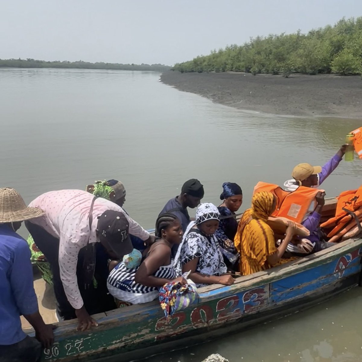 Bringing Education to Koutaya! 

This year marks a huge milestone: the grand opening of the first school in Koutaya! Until now, children have had to walk long distances or cross the dangerous Soumba River just to get an education.

To find out more: childeducation.urbond.org/what-we-do/bui…