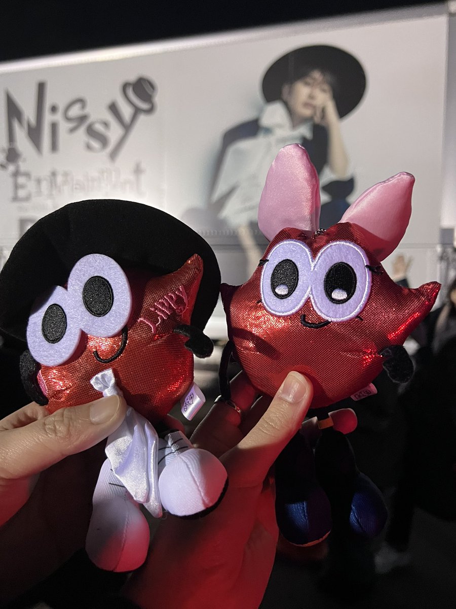 askaaa_nsy24's tweet photo. 札幌めちゃくちゃ楽しかった！！！！
2日間があっという間で2日間では足りなくて、名残惜しすぎるし寂しい気持ちでお家に帰ってきたらカレンダー届いてた🥺🧡
ゆっくり想い出振り返ろう😌
まずはツアー完走おめでとう💐本当にお疲れ様でした！！！！
沢山自分を甘やかしてあげてください、大好き👦🏼✨ https://t.co/YJCwSAZnh0