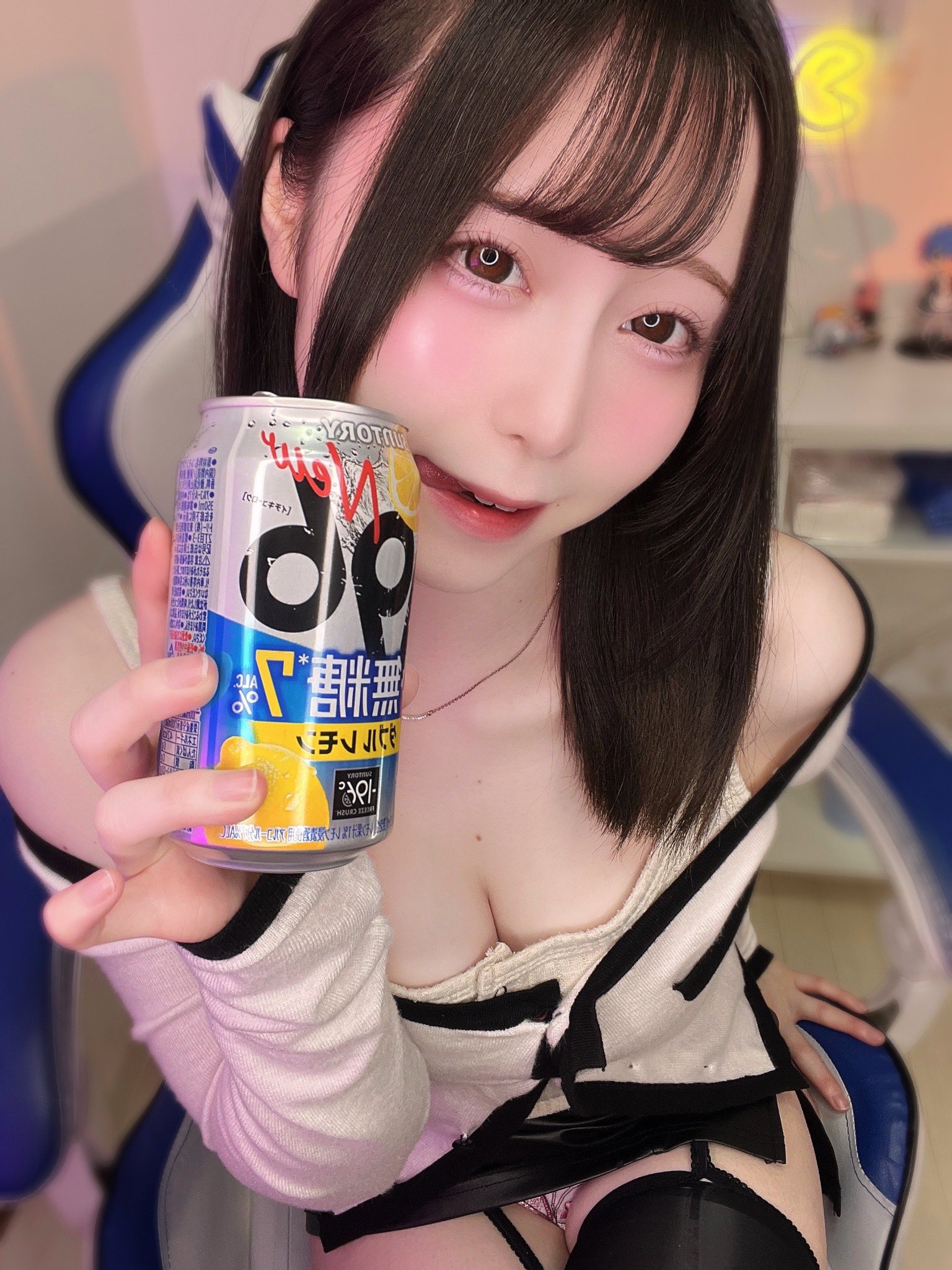 今日は飲んでシちゃおーよ♡｜fanzaチャットレディみゆchさんのエロ動画・画像まとめ（@miyu__F8）