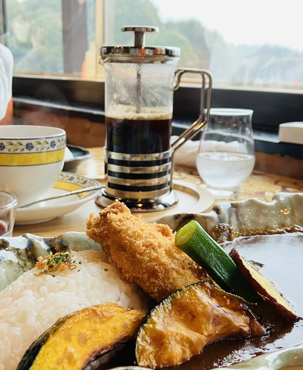 toomooka's tweet photo. 今週のカフェ巡り
今回はランチも兼ねて。
コーヒーはサイフォンかフレンチプレスかを選べる。
小高い丘の上に佇む【木のぬくもり丘の上カフェ】

#カフェ巡り #成田 #千葉 https://t.co/hdXUkpCWAA