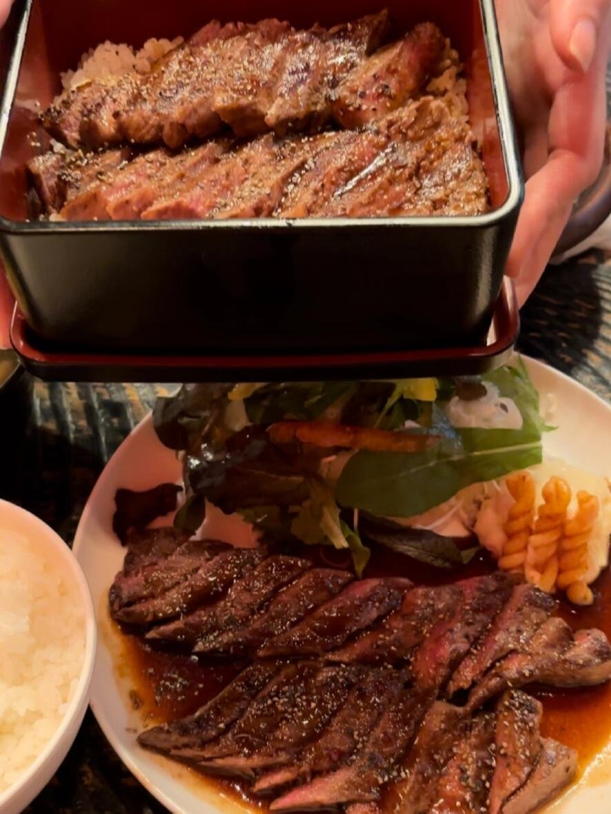 Cookctkisxns's tweet image. 美食在桌，家人在旁。