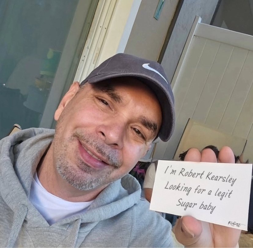 3azzii's tweet photo. Nude = blackmail
fee = scam 
Login=scam 

I’m sending $$ to everyone who follow, like and comments !

Let’s go 💪 https://t.co/6w6p64F4aZ