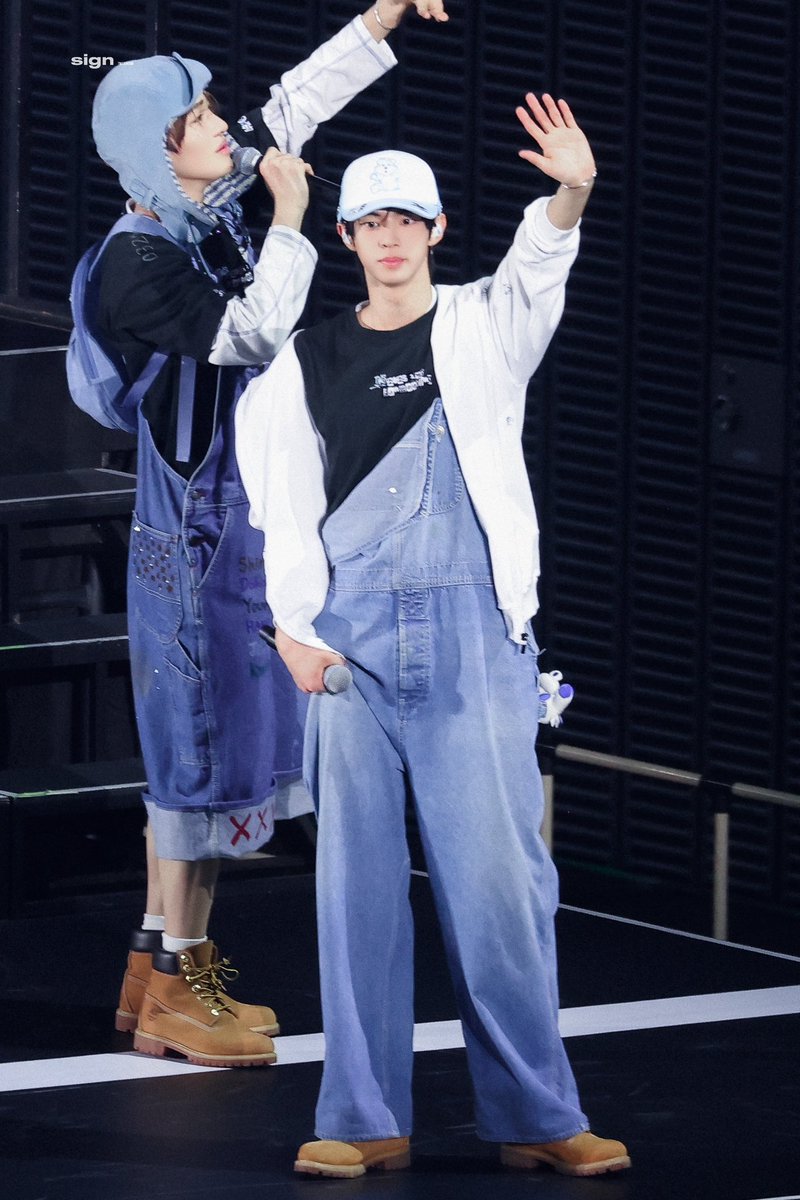 𝘀𝗶𝗴𝗻 tweet media