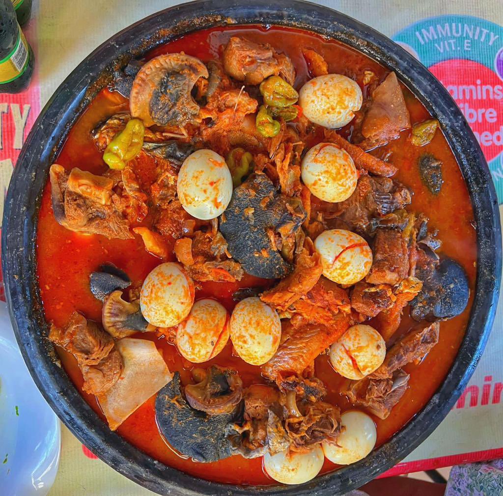 Aduanipa1's tweet photo. Sundays aren’t complete without fufu at Aduanipa. 3 branches in East Legon, endless flavors to explore! #AduanipaVibes #FufuTime https://t.co/bGW0wnBiO7