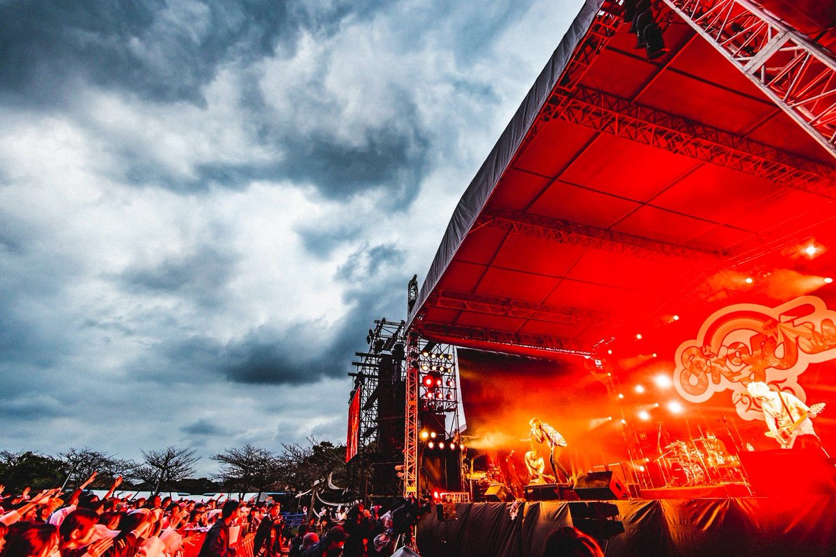 本日、沖縄県は沖縄県総合運動公園 多目的広場にオンステージ。 「HY
