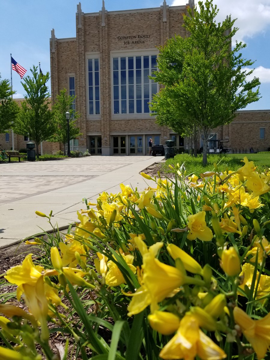 NDCFIA's tweet image. Happy First day of Spring! 🌷🌸