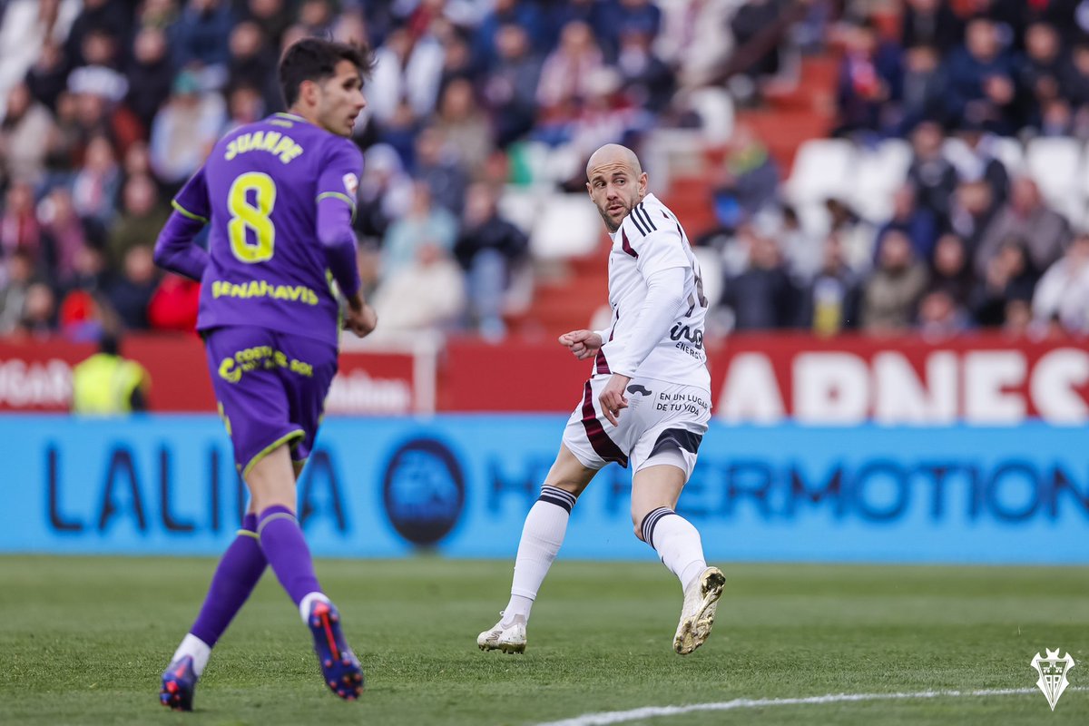 jongar91's tweet image. Increíble el esfuerzo del EQUIPO.
Gracias afición por empujar hasta el final.
Tres puntos importantes que se quedan en casa.
Vamos a por el siguiente!! 🫡🦇🤍🍍