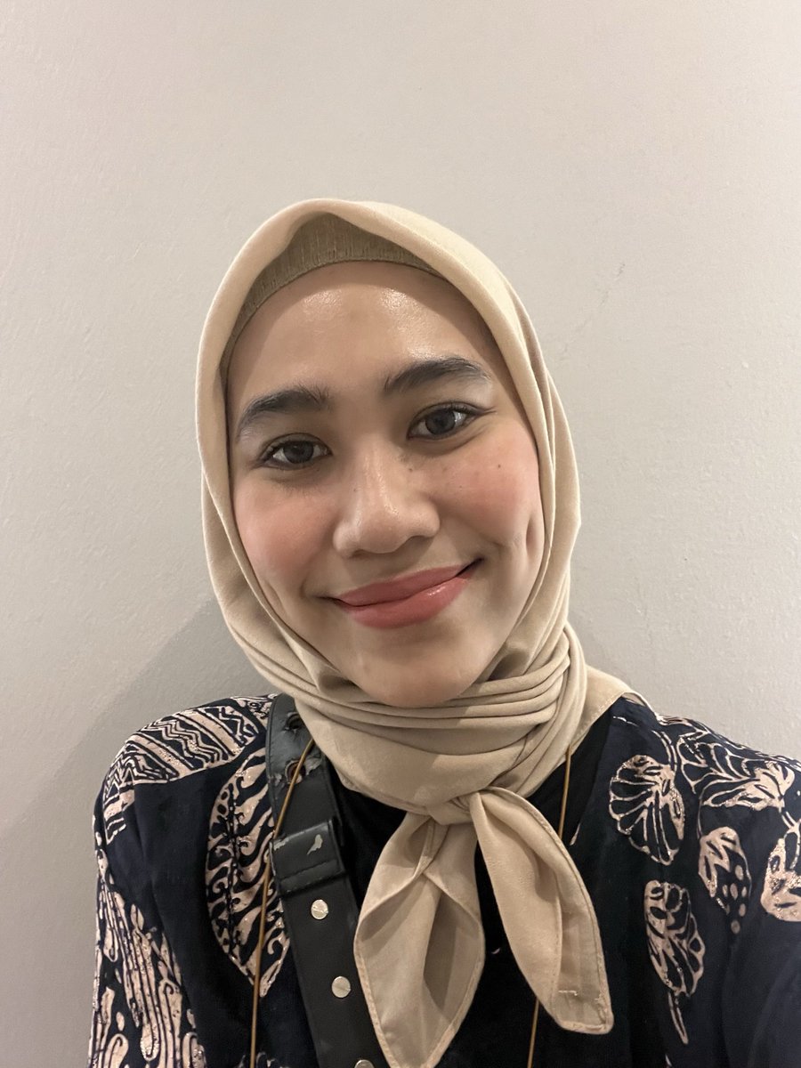 a silly girl tweet media