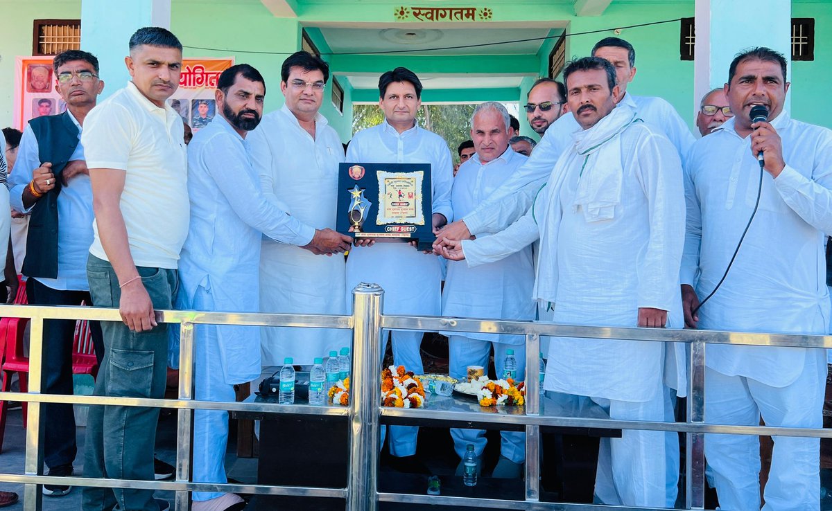 DeependerSHooda's tweet photo. आज महम हलके के गाँव बलम्भा में आयोजित खेल प्रतियोगिता में।

साथ स्थानीय विधायक भाई बलराम दांगी। https://t.co/nWgwN6LZp2